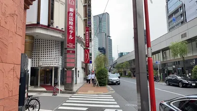 ビジュへの道順 8／11：「難波橋」の交差点から一つ目の路地を越えて直進します。
