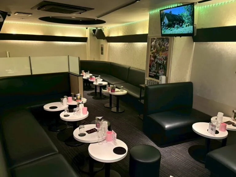 オリーブの店内