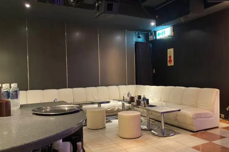 フェニックスの店内
