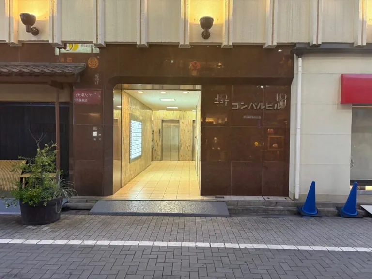 胡蝶 （コチョウ）の店内