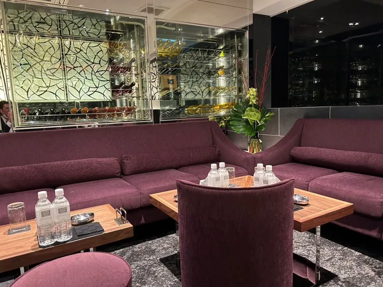 ディアレストの店内