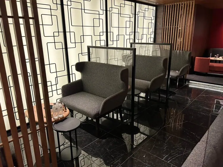 ジェントルマンズクラブ （Gentleman’s club）の店内