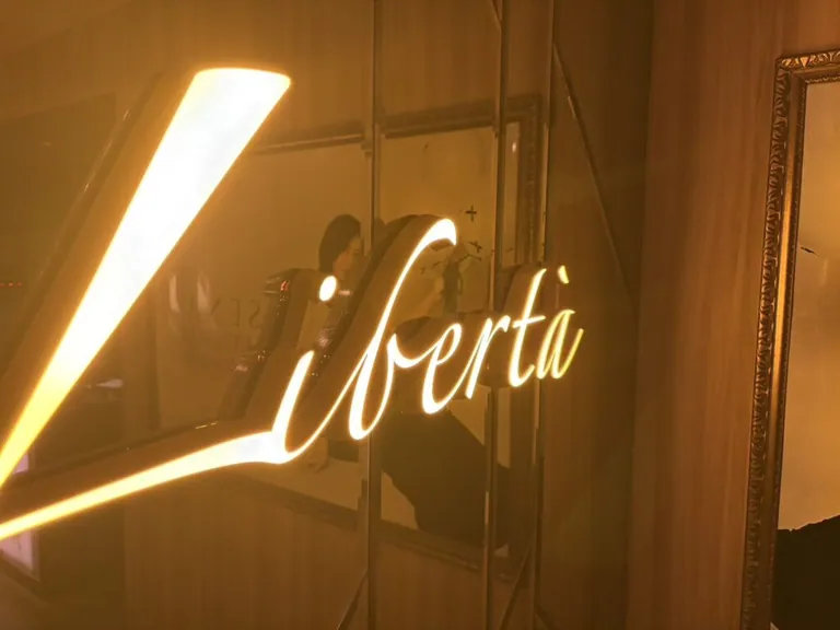 リベルタの店内