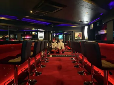 バズール （Girl’s bar lounge BZUL）の店内