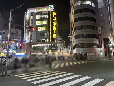 バウズーム （BOW×ZOOM）への道順 3／7：しばらく直進をすると信号が出てくるので信号を進行方向左に渡ります。