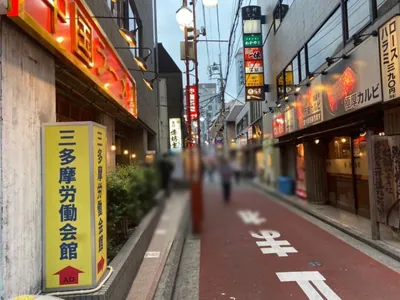 アクアへの道順 4／8：左折をしたら直進します。