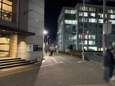 フライへの道順 7／11：直進します。