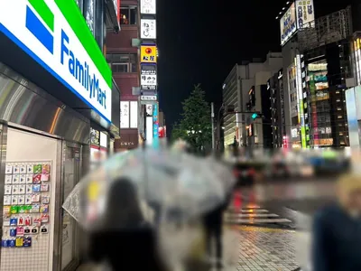 ラブピアへの道順 6／12：左手の一つ目の路地を越えて直進を続けます。