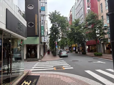 毛利 （もうり）への道順 8／10：一つ目の左手路地を越えて直進します。
