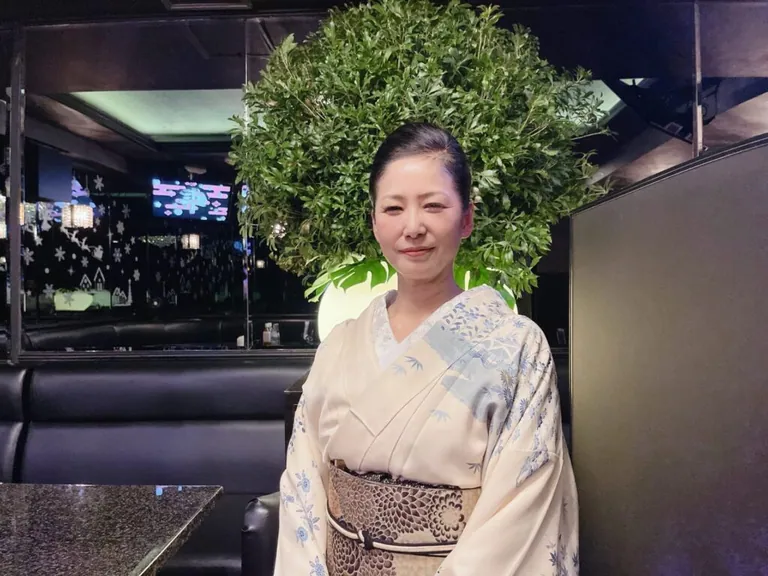 雫 （シズク）の店内