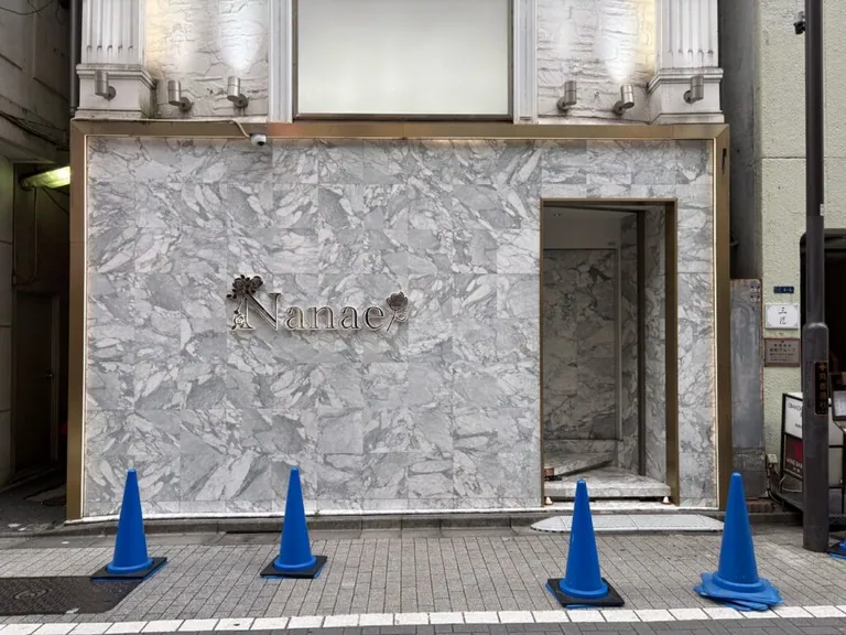 ナナエの店内