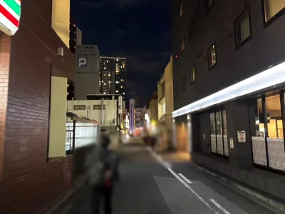 ドエムへの道順 12／15：直進します。