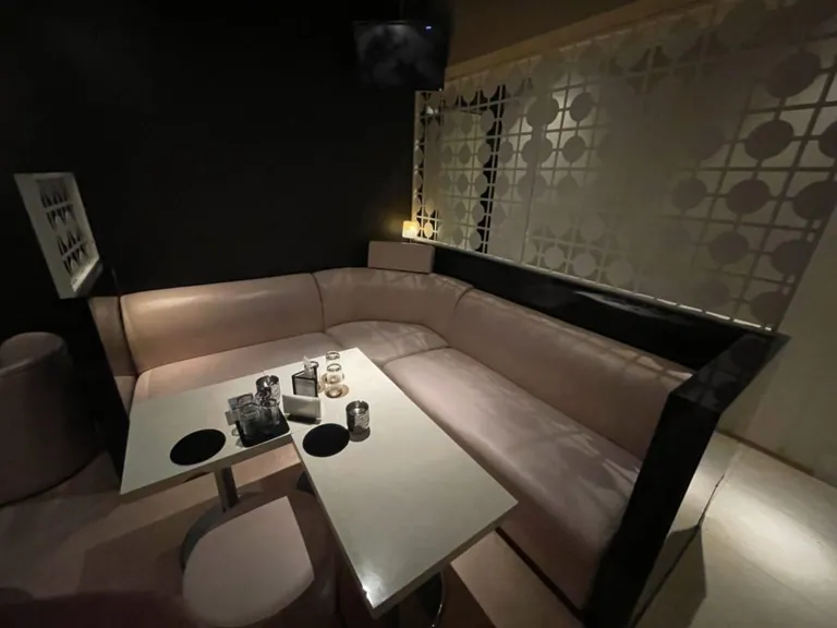スイ （粋/SUI）昼の店内
