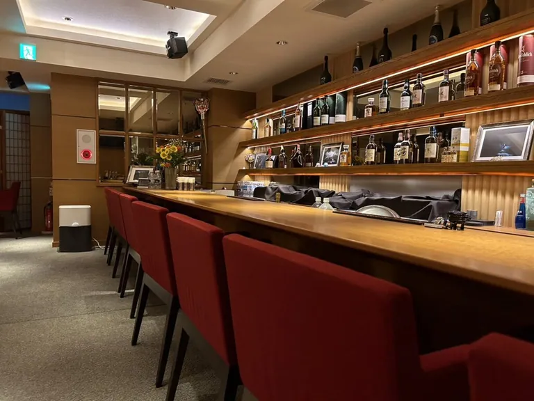 游水 （ゆうすい）の店内