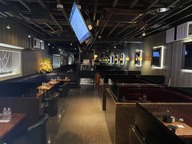 ナウの店内