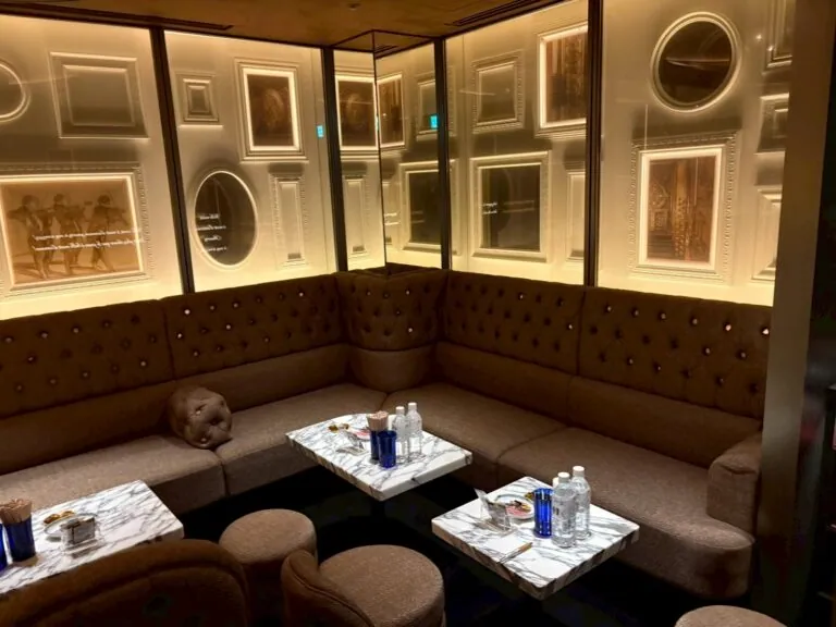 ファーストクラブの店内