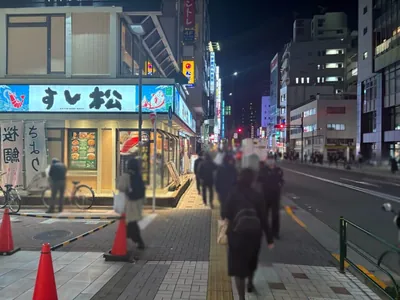 練馬　ララへの道順 4／11：左手一つ目の路地を越えて直進します。