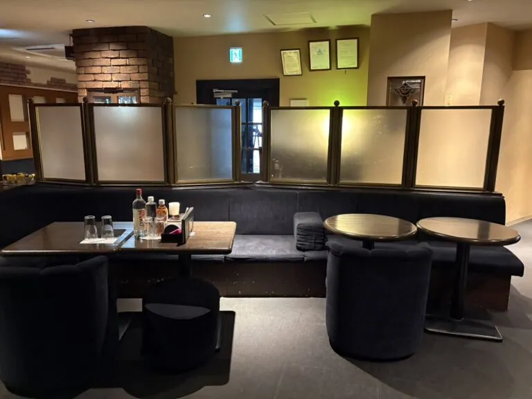 ルパン乃小屋 (ルパンノコヤ)の店内