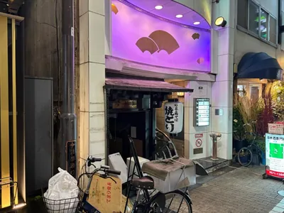 ひろ恵 （ヒロエ）への道順 10／10：少し進むと左手に銀座ひろ恵の入る「銀座扇やビル」があります。