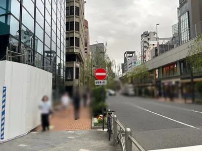クラッシーへの道順 5／12：渡ったら右折します。