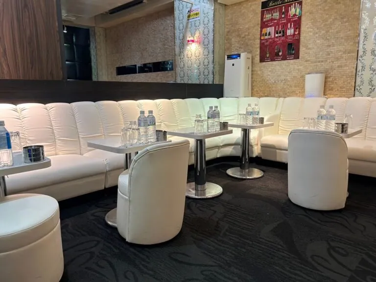 シュシュ 池袋西口店の店内