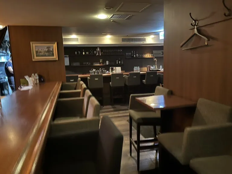 ダイニングバーJの店内