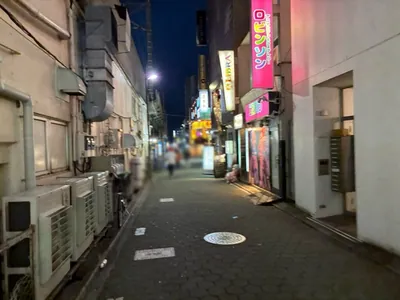 綾瀬　リブラへの道順 2／3：駅を背にして左手に進みます。