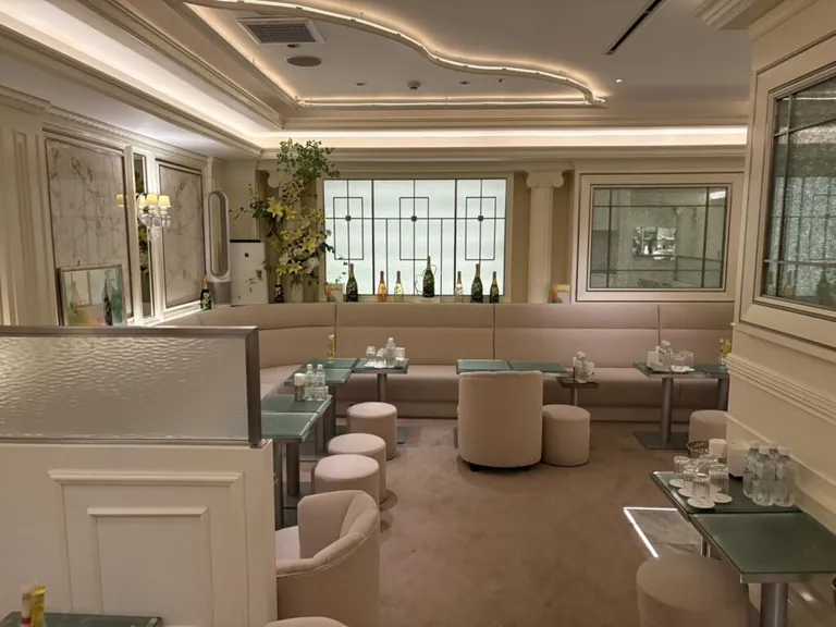 ジュジュの店内