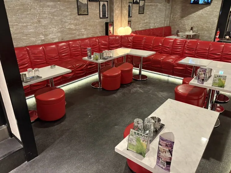 コロン （Girl’s bar & Lounge COLON）の店内