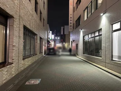 アマルフィへの道順 6／8：一つ目の路地を右折します。