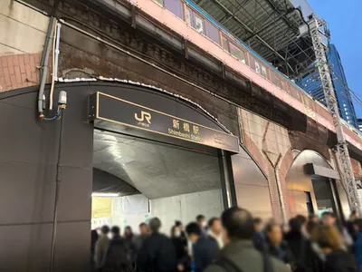 ヴァーゴへの道順 1／9：「新橋駅」烏森口を出ます。