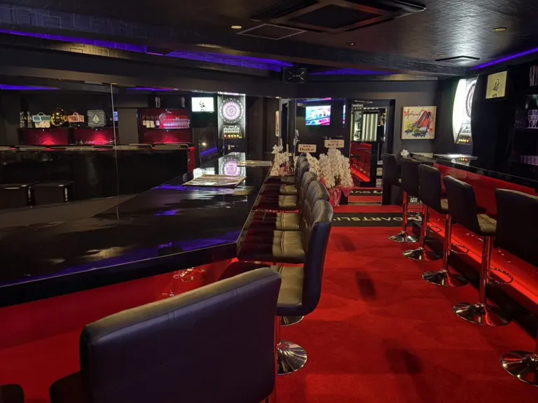 バズール （Girl’s bar lounge BZUL）の店内