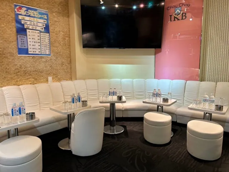 シュシュ 池袋西口店の店内