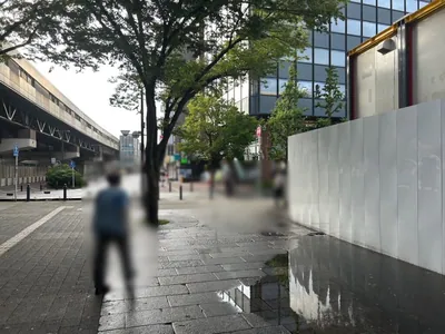 アマンへの道順 3／10：右手の路地を右折します。