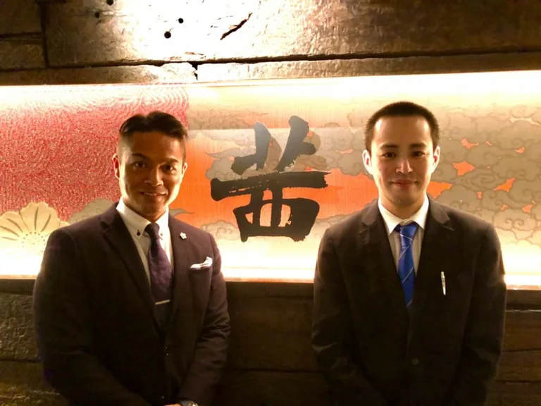 茜 (アカネ)の店内