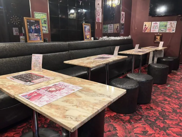 赤羽 フラワー (Girl’s Cafe FLOWER)の店内