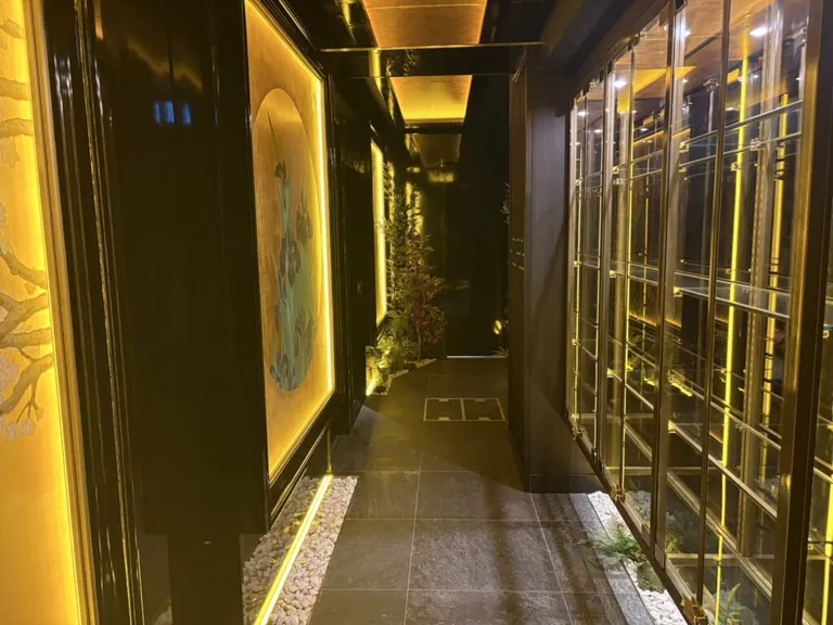 胡蝶 （コチョウ）の店内