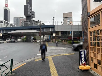 オウルへの道順 3／9：一つ目の横断歩道を渡ります。