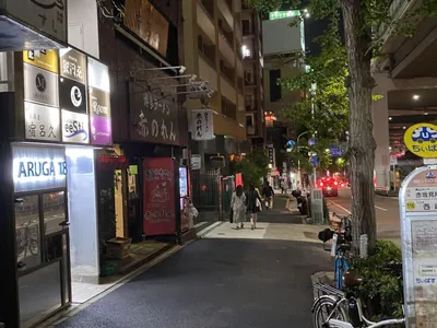 パズルへの道順 6／10：左手に赤のれんというラーメン屋が出てくるので更に直進します。