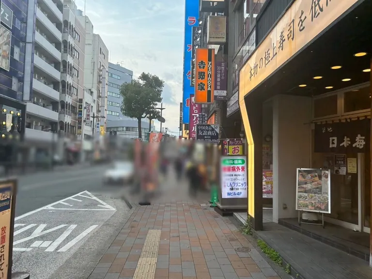ダブルアールの店内