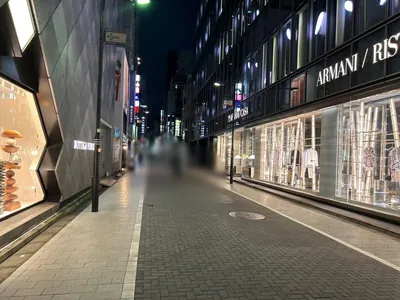 ベルラウンジへの道順 4／7：直進します。