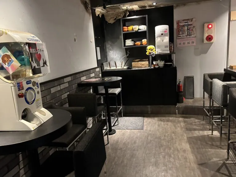 ラメンバーの店内
