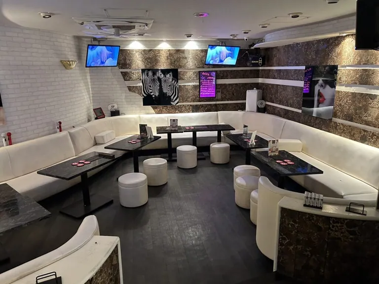 ハルの店内