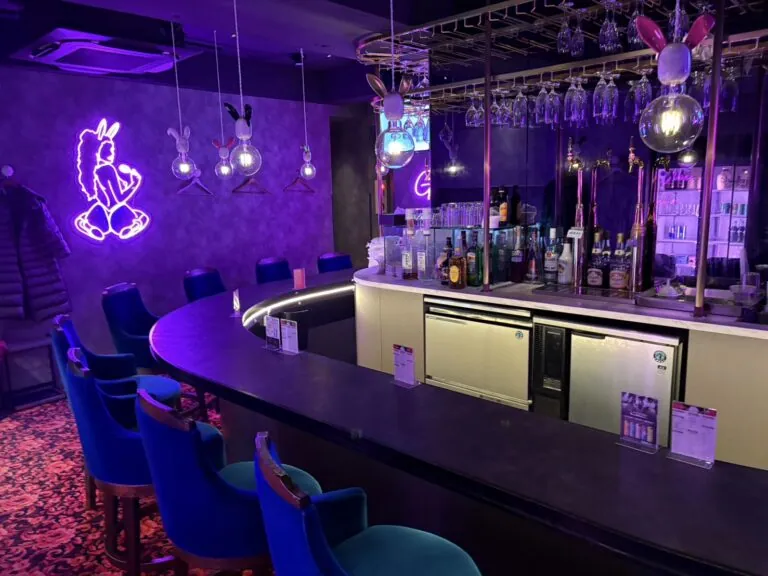 B4 （ビーフォー）の店内
