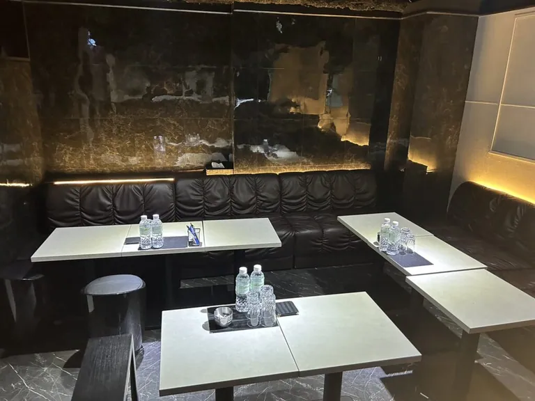 人魚姫 （ニンギョヒメ）の店内