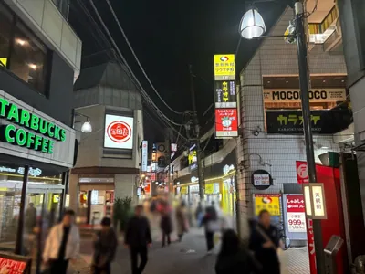 自由が丘　わたりだこへの道順 3／8：一つ目の左手路地を左折します。