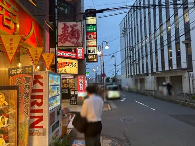 朧月 （オボロヅキ）への道順 4／7：二つ目の路地を左折します。