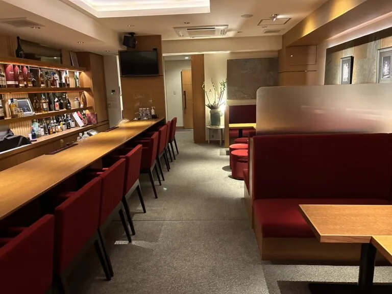 游水 （ゆうすい）の店内