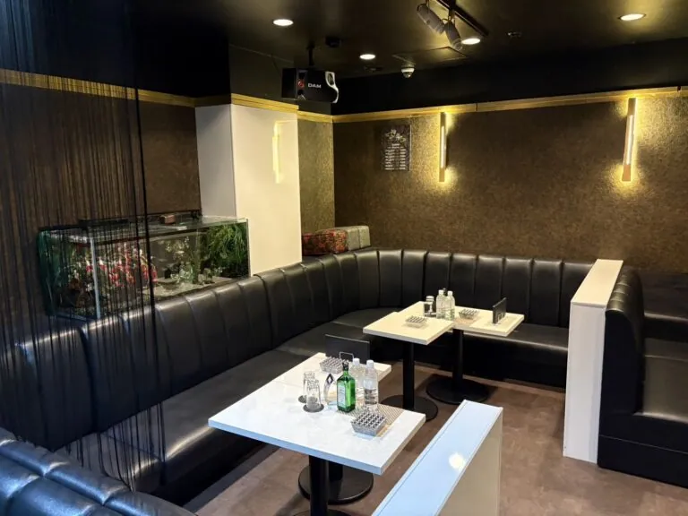 松戸　神楽 （カグラ）の店内