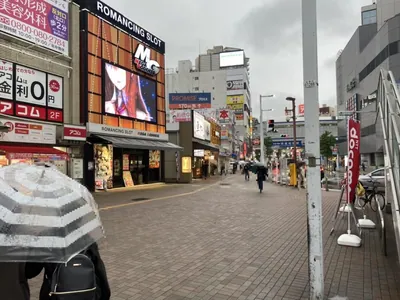 ヴェルージュへの道順 3／5：そのまま道なりに右折します。